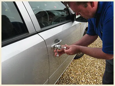 Yorba Linda Locksmith Yorba Linda, CA 714-933-1270 - 14a-car-locksmith